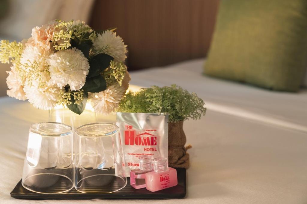 The Home Hotel Sha Бангкок Экстерьер фото