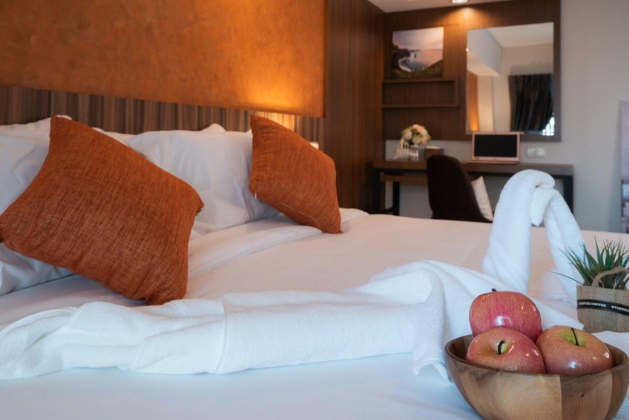 The Home Hotel Sha Бангкок Экстерьер фото